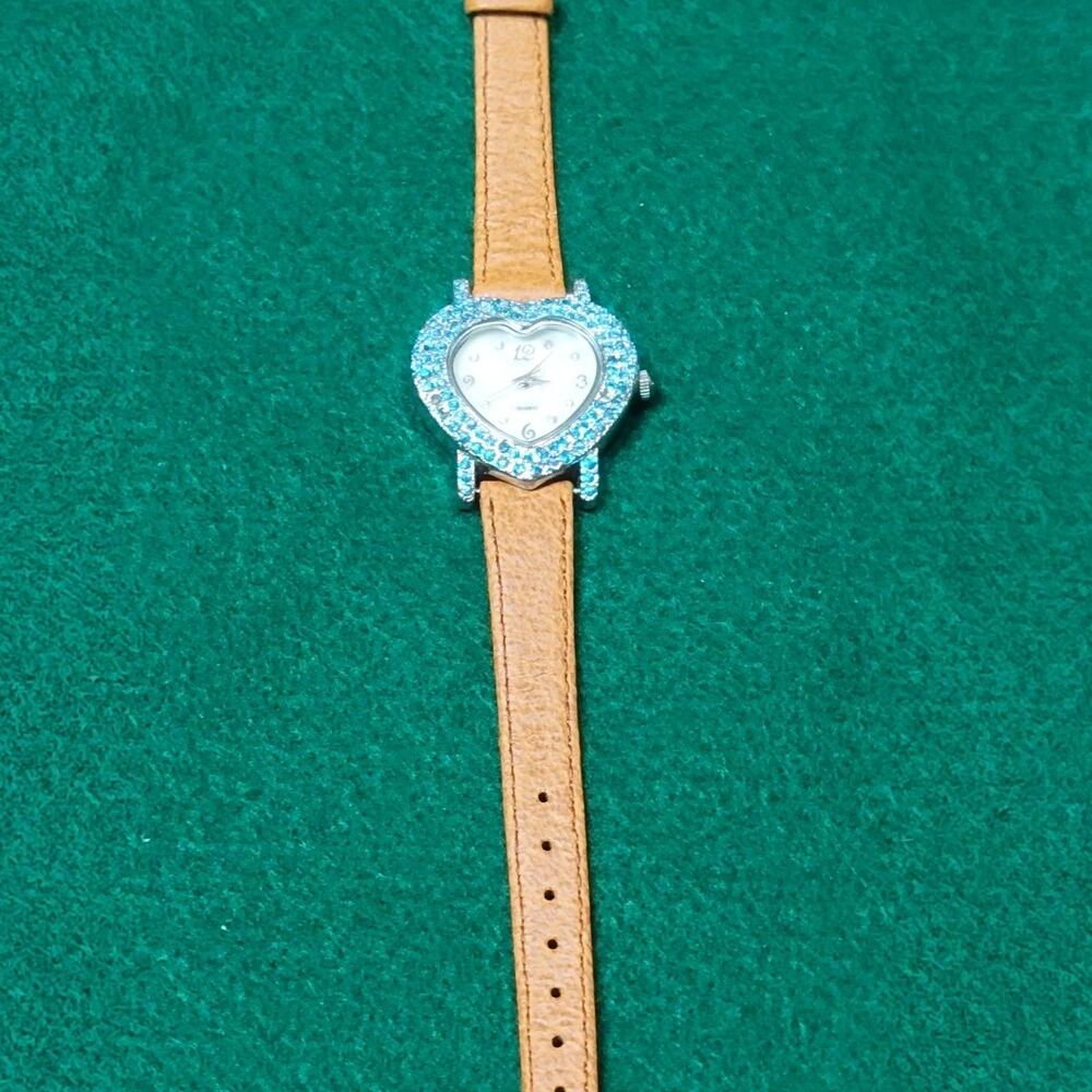 Vtg Heart Shaped Rhinestone Watch - Picture 4 of 6